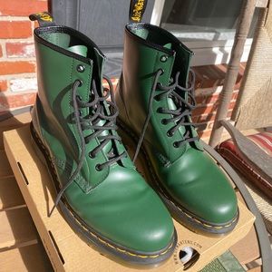 Dr. Martens - green - size 10M/L11
